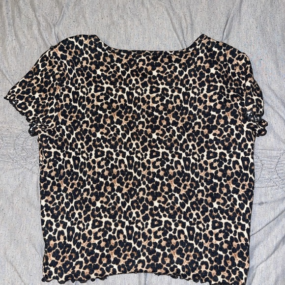 Cheetah t shirt - Picture 3 of 3